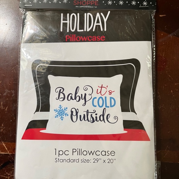 3 pack of new Holiday pillowcase - Picture 2 of 7